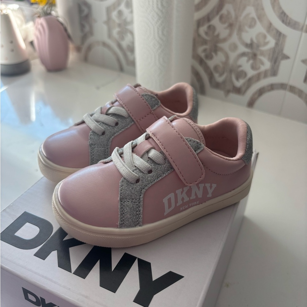 DKNY Kids Sneakers in Pink and Gray